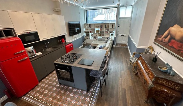 Unique Luxury Home in the heart of London. Air conditioned with private garden