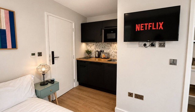 Unique Studio in the Heart of Hounslow!