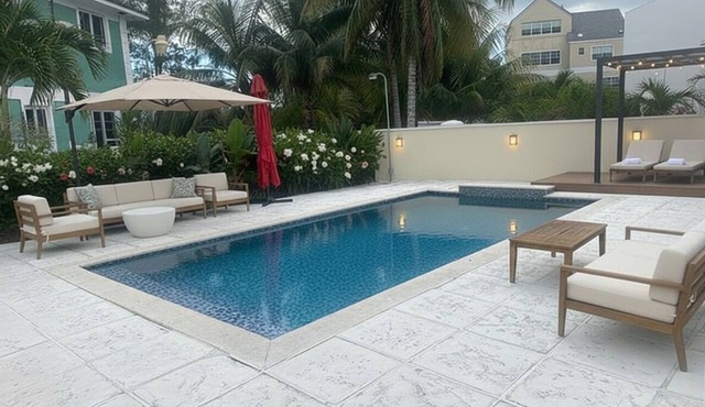 Unit 7 -1 BDRM/Pool/Near Beach/Airport/Supermarket