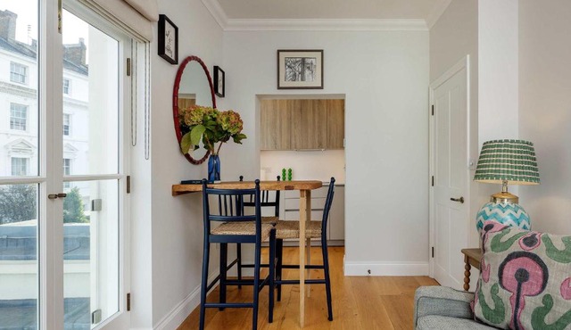 Veeve - Kensington Gem
