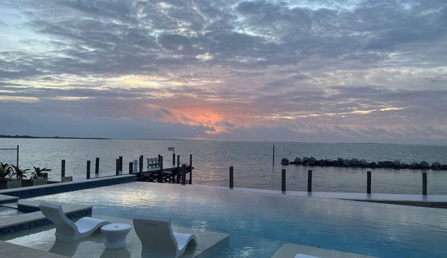 Vermilion Villa - oceanside luxury designed for friends and family