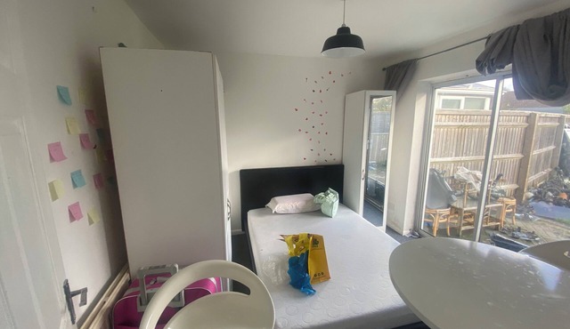 Very comfortable Single and Double room with Garden view for rent