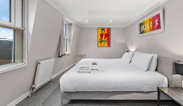 Very large zone1 Central Apt *slps 6 - Roof Terrace + Super Wifi