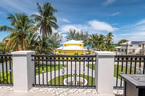 Villa By the Beach - sleeps 6 plus