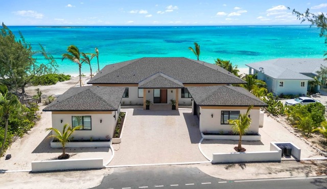 Villa Summerwinds, New Villa, Beachfront w/Heated Pool, 10% off Butler Services