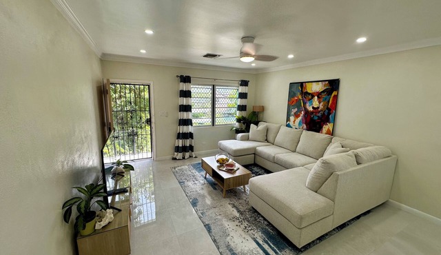 Walkable Nassau Retreat Near Beaches, Food, Downtown & Attractions