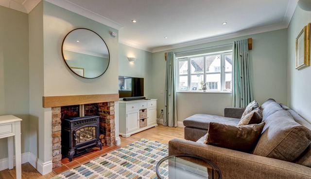 Walnut Cottage | Evenley Holiday Let | 2 Beds & Sleeps 4