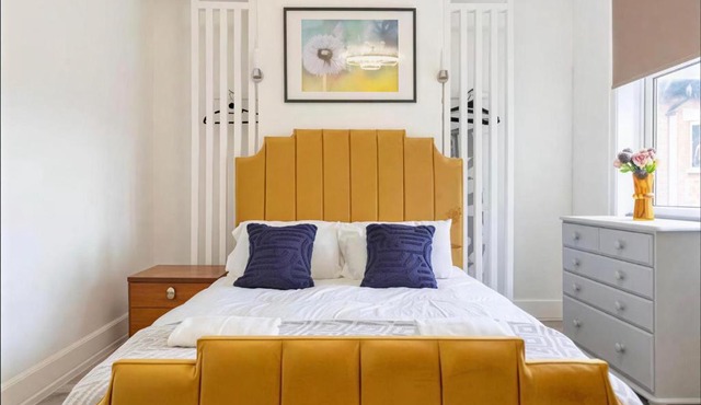 Walsgrave Road 3BR Multi-Floor Apartment Unit - Free Parking & WiFi