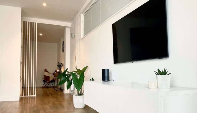 Warehouse Apartment - Great Transport Links