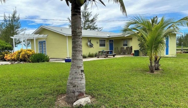 Waterfront, Family Friendly, Bahamian Retreat with 50' Dock