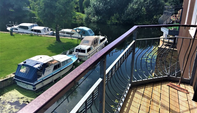 Waterfront House in the heart of St.Neots