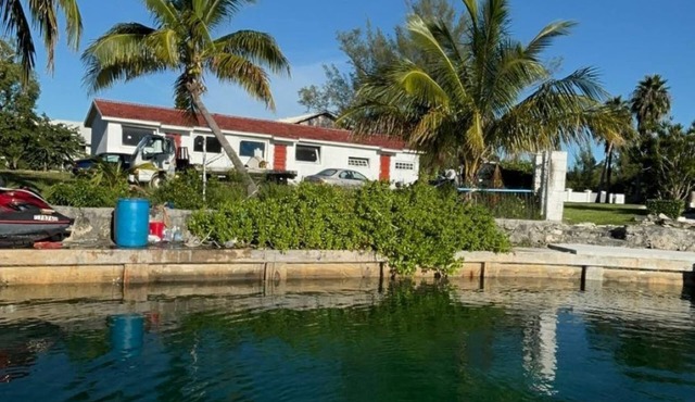 Waterfront house w dock seawall, Atlantic waters. All toyes. Aport free pickup