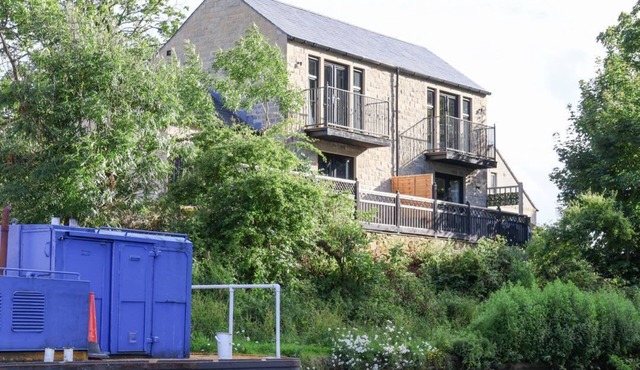 Waters Edge Lock View, Gargrave. One bed