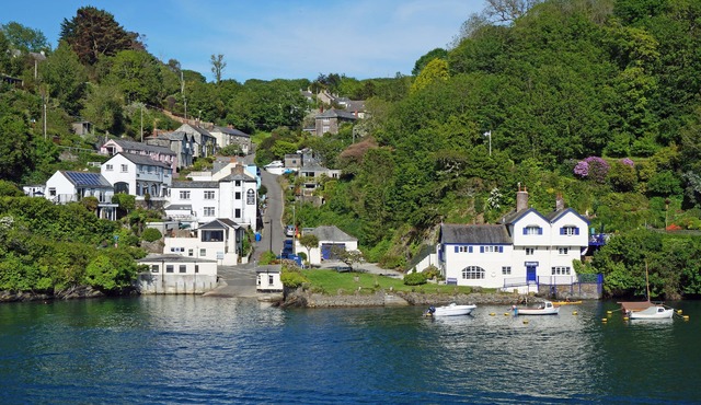 Waterside Holiday Home with Fantastic Views