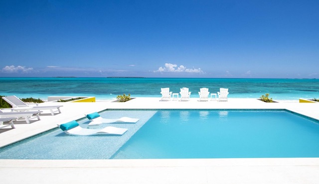 Welcome to 2Hoty your new Exuma beachfront luxury vacation home