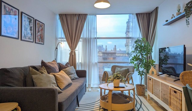 Welcome to our chic, newly-renovated 1-bedroom apartment in Liverpool City Centre!