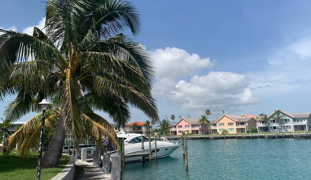 Welcome to the Bahamas - Come taste the good life (Beach, Canal, Pool)