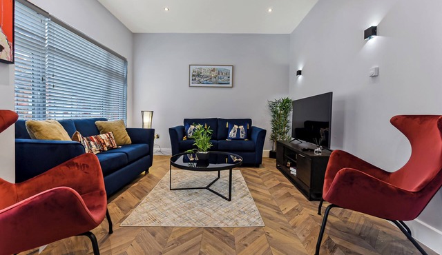 Welcoming and Radiant - Lovely & Family Friendly!