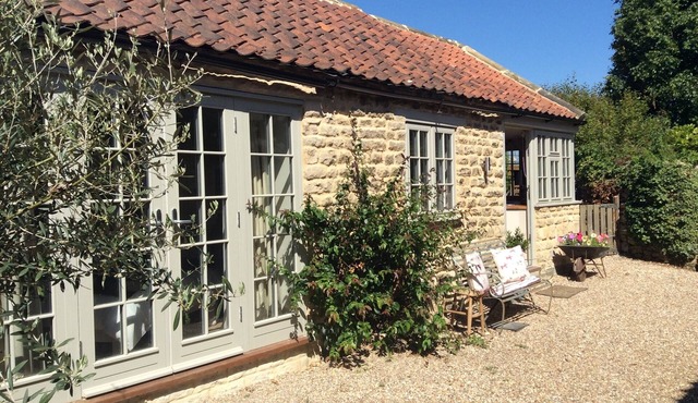 Well appointed, rural village getaway, close to Malton, York and the East Coast