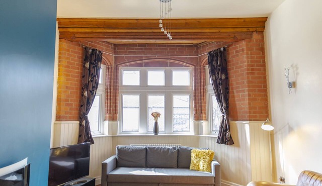 Whitefield Charm Cozy 2 Bedroom Apartment sleeps 8