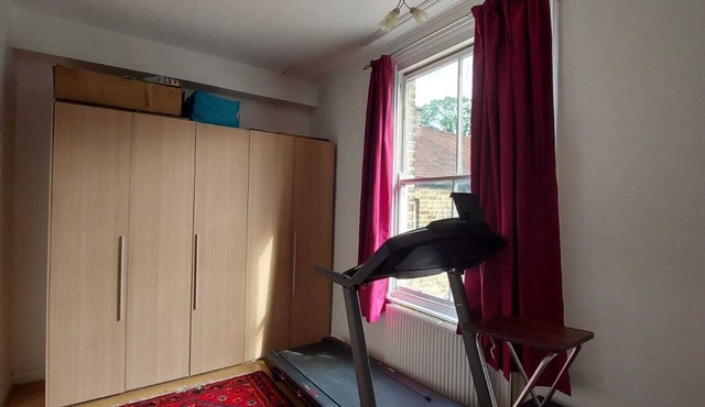 Willesden Green One Bedroom Apartment With Parking