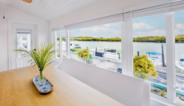 Willie By The Sea/Luxury Waterfront/3 King Suites/Newly Renovated/3.5 Bath