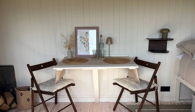 Willow/Luxury Shepherd's Hut with Epic Somerset views