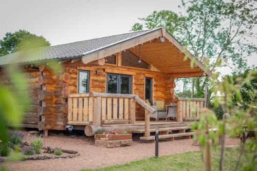 Willow - Tedstone Log Cabins