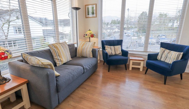 WINDOWS, family friendly, with a garden in Ambleside