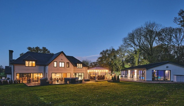 Woodland House - Luxury Cottages