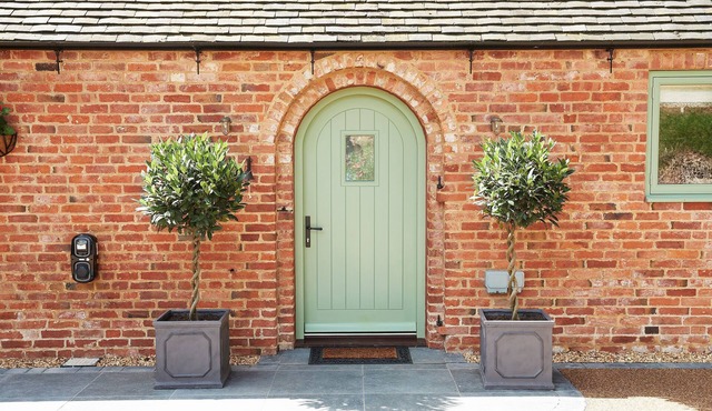 Woodland Retreat is the ideal romantic getaway. Surrounded by woodland and several walking routes an