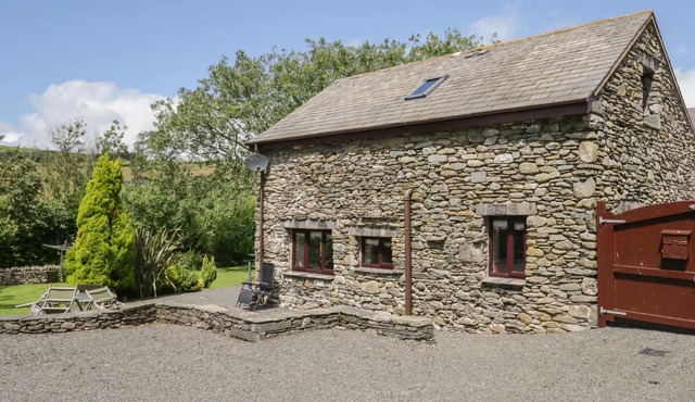 WOODSIDE BARN, family friendly, luxury holiday cottage in Pennington