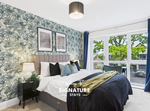 Worcester Retreat by Signature Stays - Pool & Spa - Gym - Modern