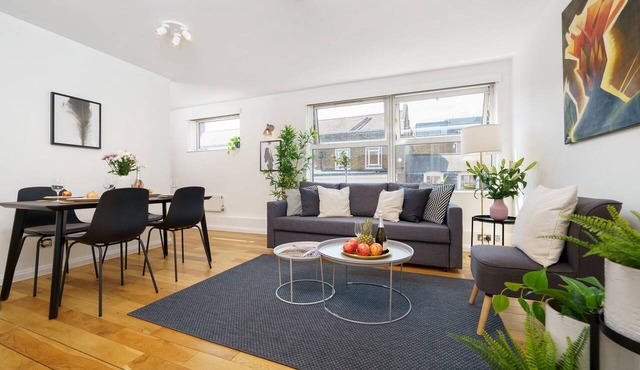 WOW! 2BEDR/3BEDS PERFECT CENTRAL LOCATION