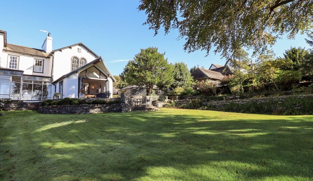 WYKEFIELD, family friendly, with open fire in Hawkshead