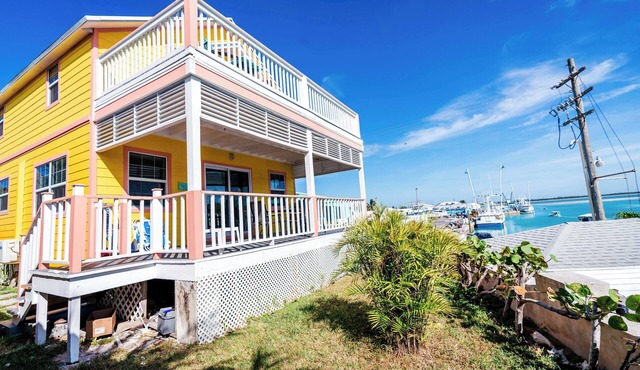 Yellow Tail cottage with FREE Golf Cart