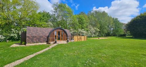 Yorkshire Wolds Luxury Glamping Pod - Yapham Holds Farmhouse