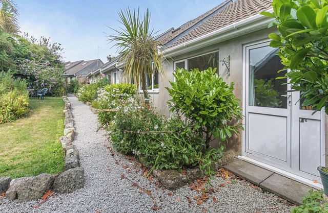 Accommodation Lands Porthcurno 
