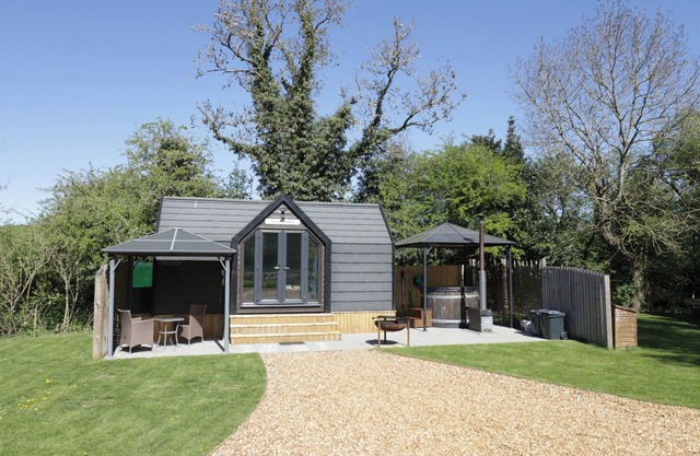 Acorn Lodge At Bridge Farm Fishery Chacombe 