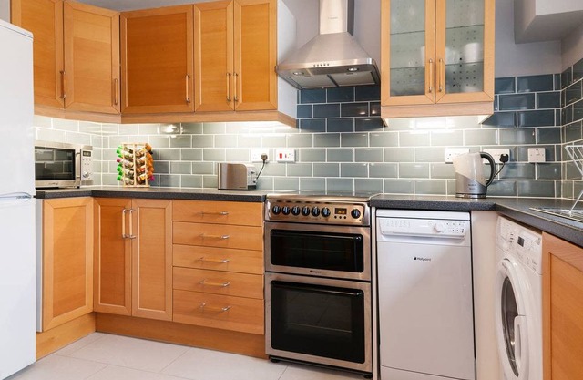Cosy and Spacious 1BR in Borough