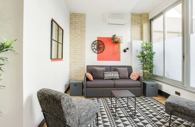 Top floor flat with views in Southwark/Borough