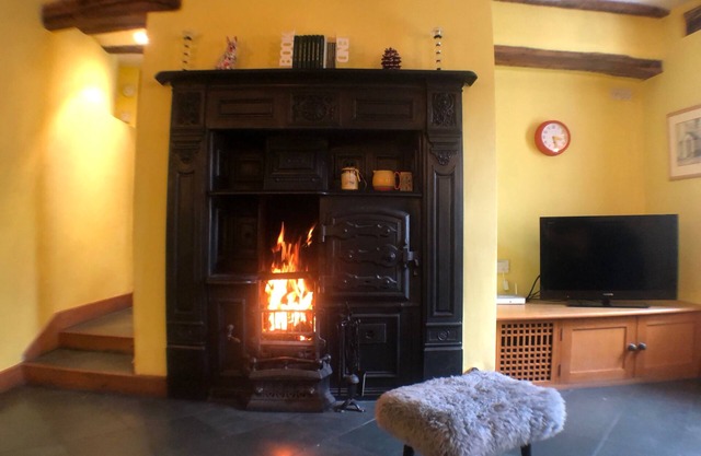 Traditional Grade II Listed Lakeland Cottage