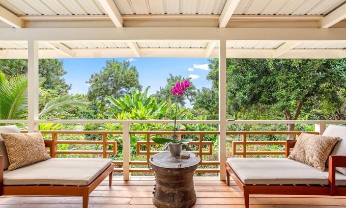 Honaunau-Napoopoo Cottage | Cabin ∙ 2 bedrooms ∙ 3 guests