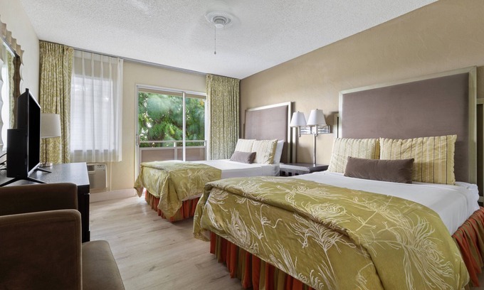 Wailua Apartment | Tropical Retreat w/Outdoor Pool, Free Parking, Steps from Papaloa Beach!