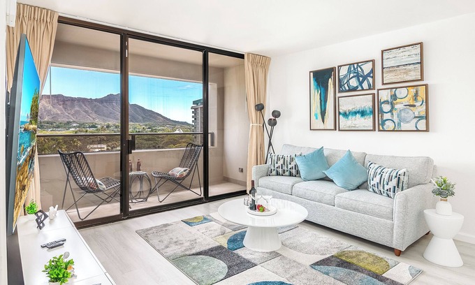 Waikiki Apartment | Waikiki Sunset 2 bedroom with Diamond Head View and Parking