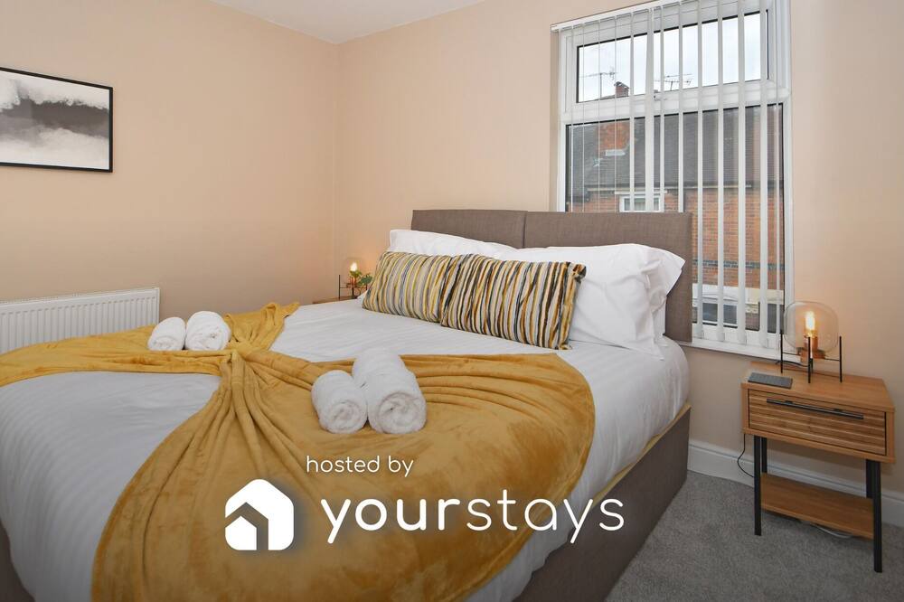 Burslem House | Mocha House: 2 Bedroom Sunny Vibes Retreat in Stoke!