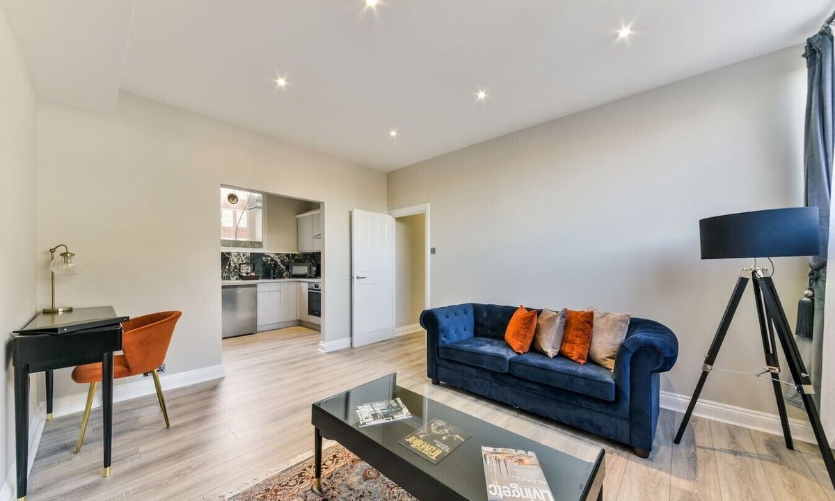 Farringdon Apartment | Avari - Luxury 2BR Elegant Holborn Apartment