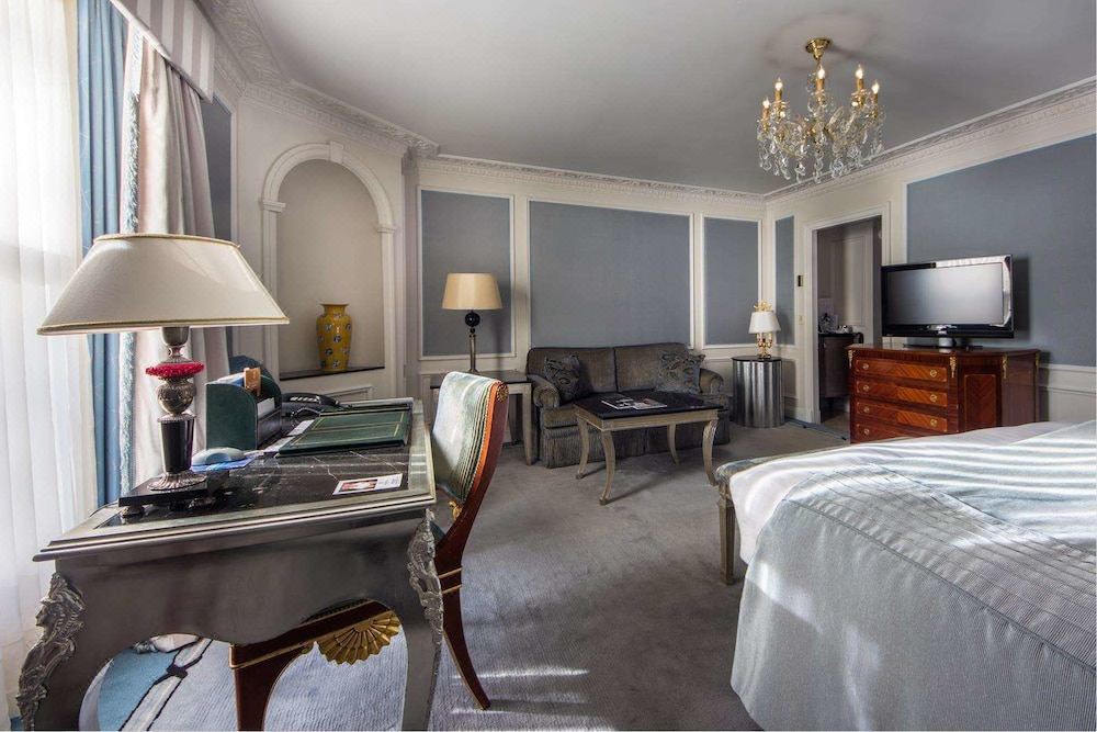 Photo of Livingroom in Courtfield