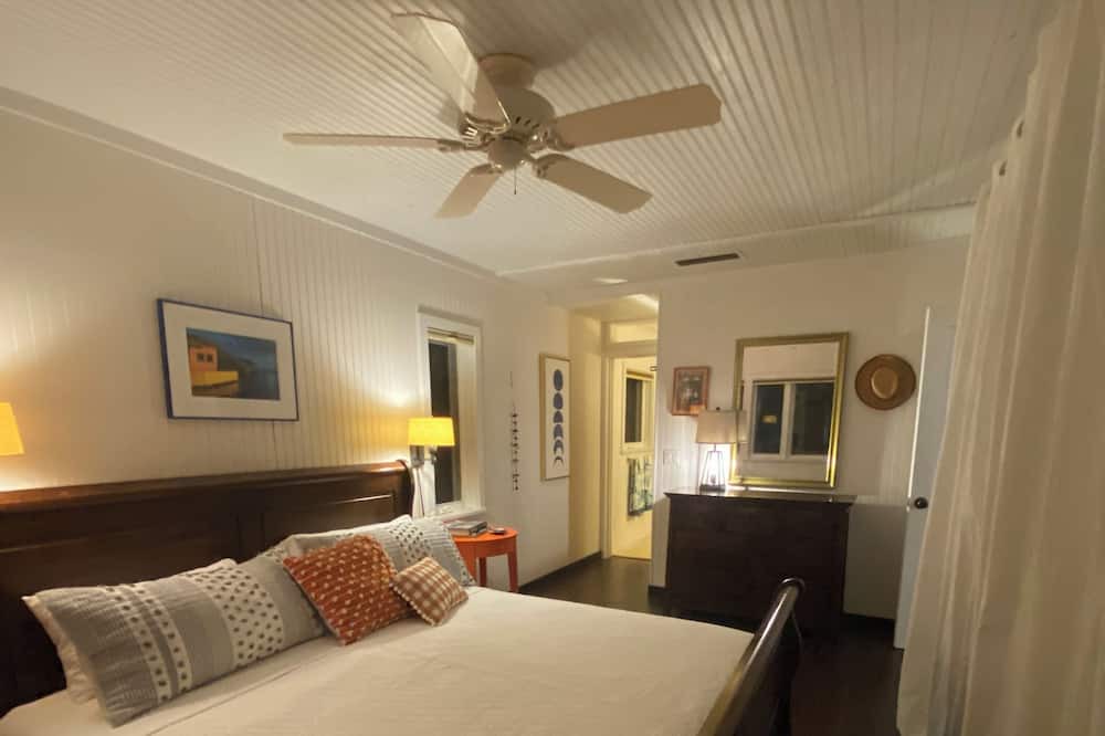 Photo of Bathroom in Green Turtle Cay