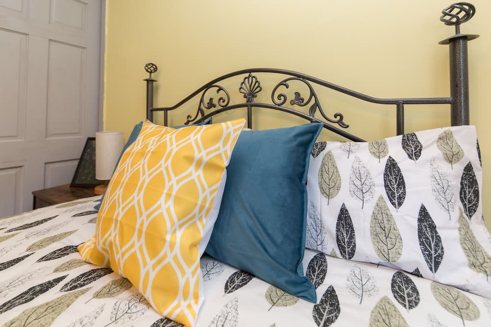 Photo of Bedroom in Alton